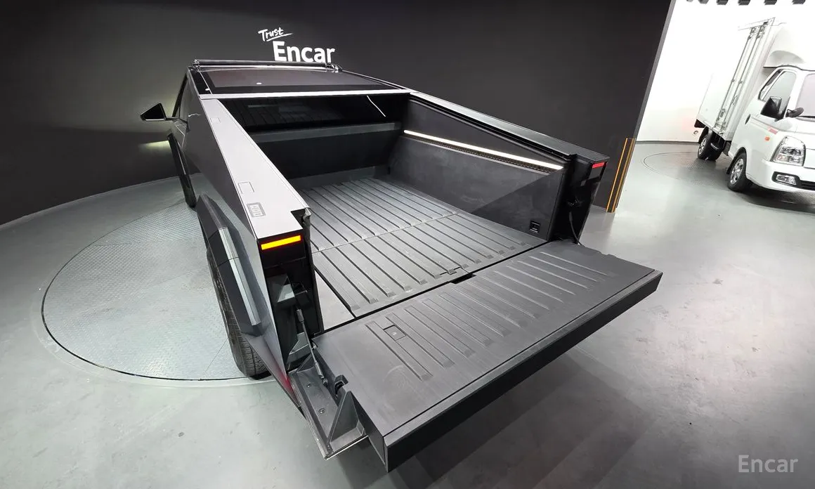 Tesla Cybertruck 2023 AWD