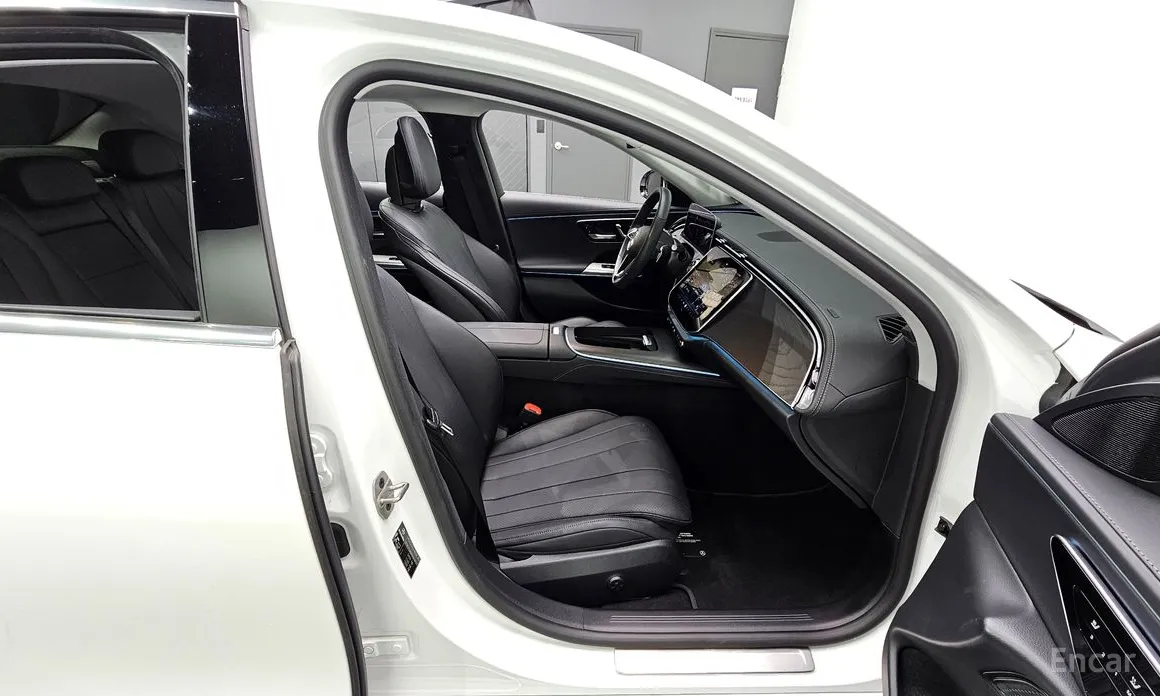 Mercedes-Benz E-Class 2024 E200 Avantgarde