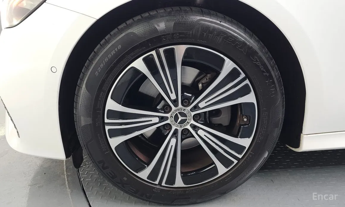 Mercedes-Benz E-Class 2024 E200 Avantgarde