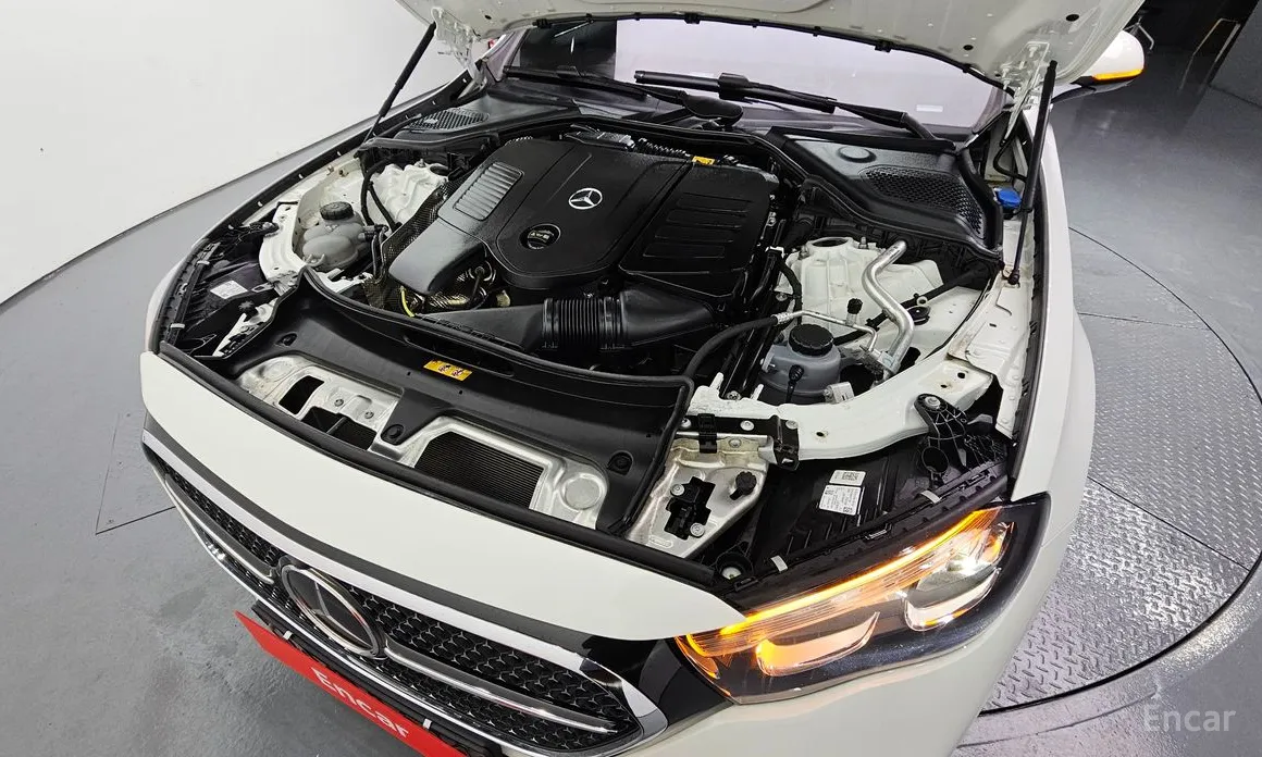 Mercedes-Benz E-Class 2024 E200 Avantgarde