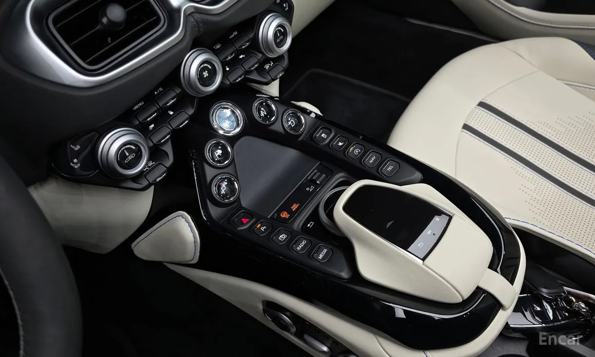 Aston Martin Vantage 2018 4.0 V8 Roadster