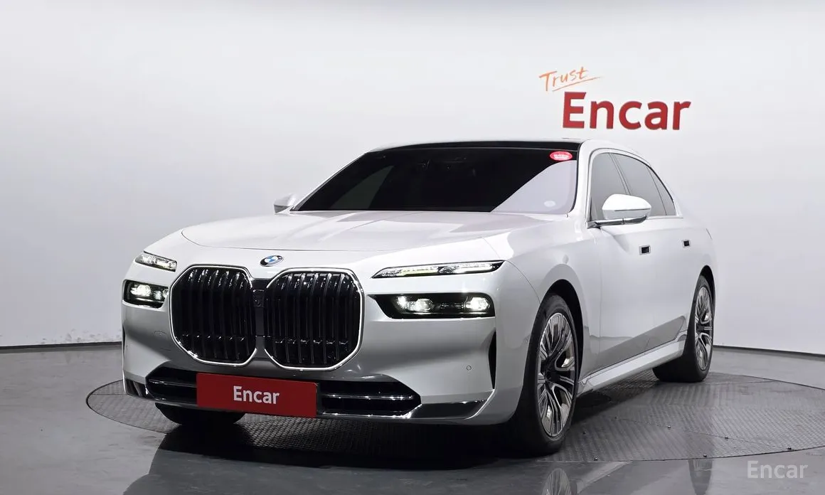 BMW 7 Series 2022 740i sDrive Design Pure Excellence