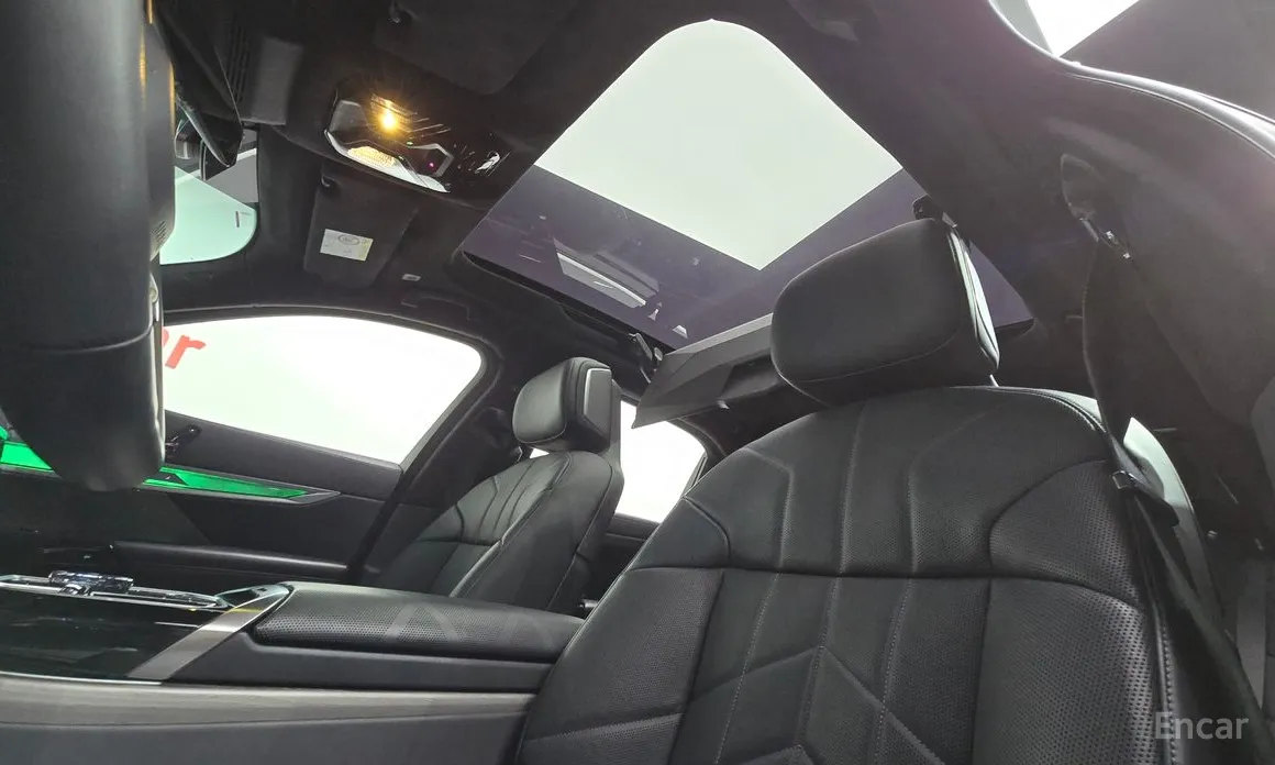 BMW 7 Series 2022 740i sDrive Design Pure Excellence