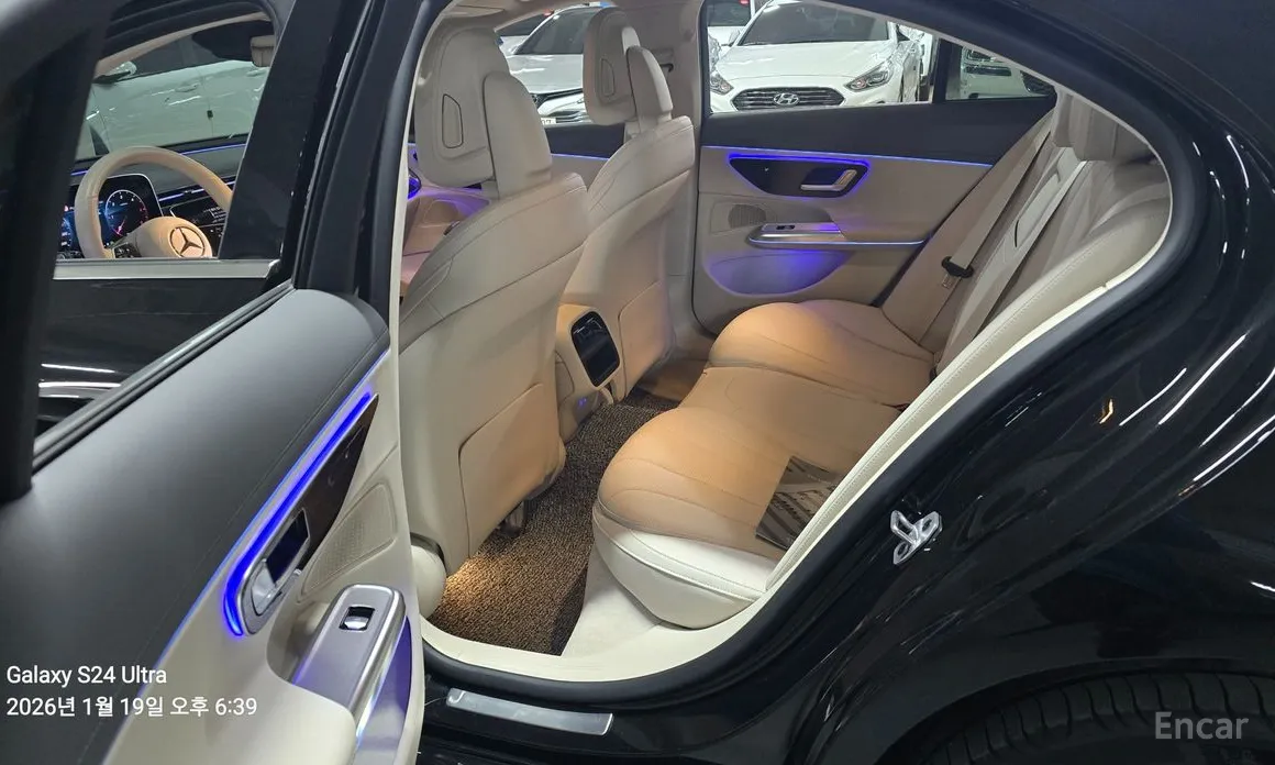 Mercedes-Benz E-Class 2024 E220d 4MATIC Exclusive