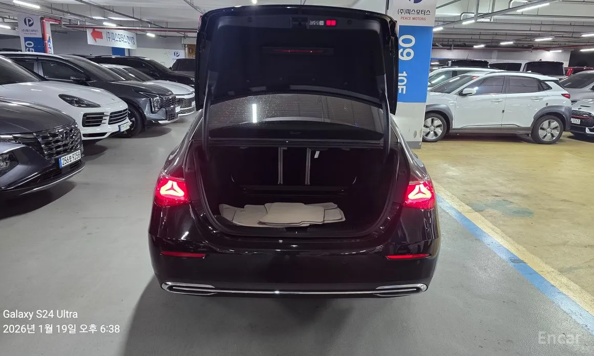 Mercedes-Benz E-Class 2024 E220d 4MATIC Exclusive