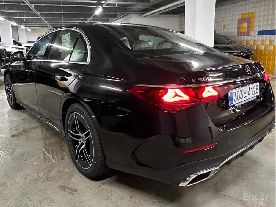 Mercedes-Benz E-Class 2024 E300 4MATIC AMG Line