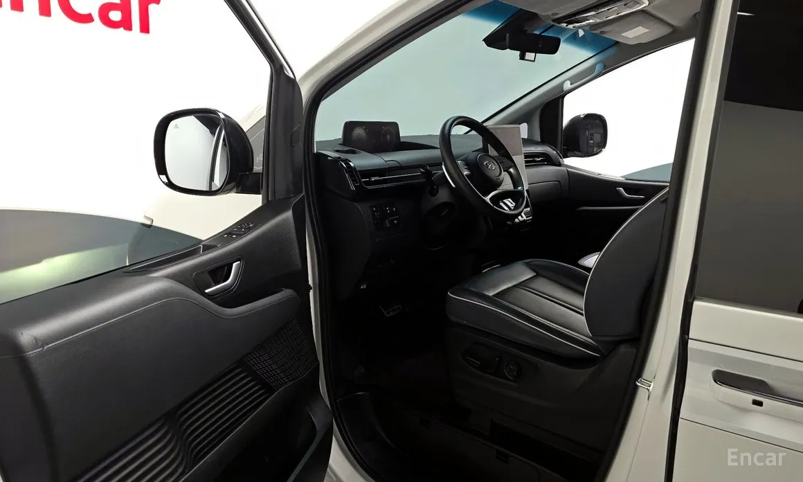 Hyundai Staria 2021 L3.5 Lounge 7-Seater