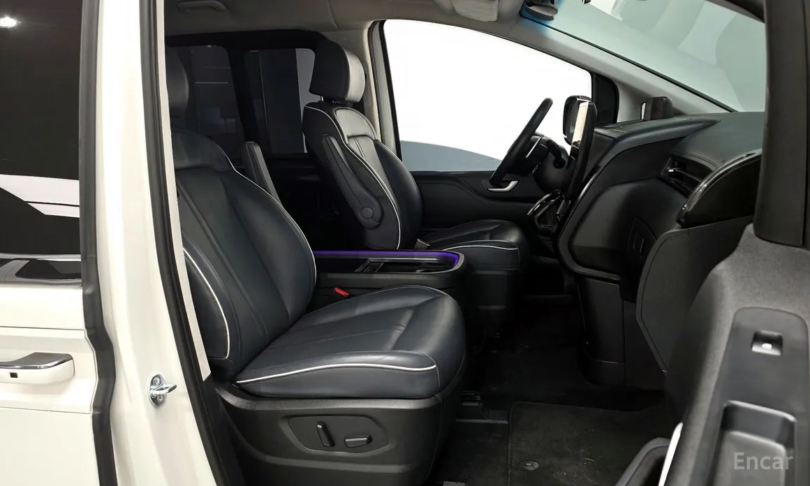 Hyundai Staria 2021 L3.5 Lounge 7-Seater