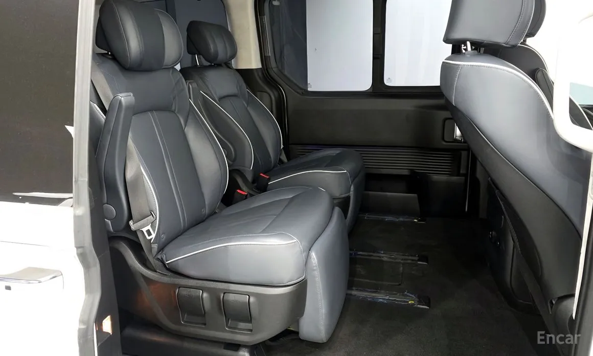Hyundai Staria 2021 L3.5 Lounge 7-Seater