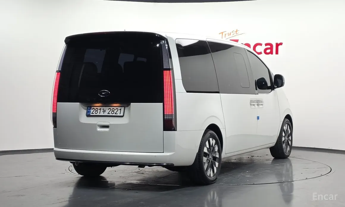 Hyundai Staria 2021 L3.5 Lounge 7-Seater