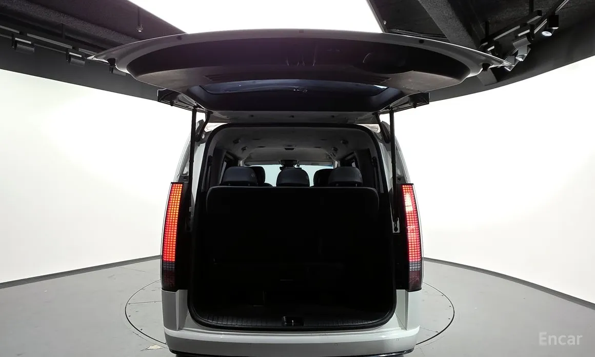 Hyundai Staria 2021 L3.5 Lounge 7-Seater