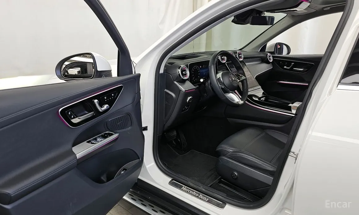 Mercedes-Benz GLC-Class 2023 GLC220 d 4MATIC