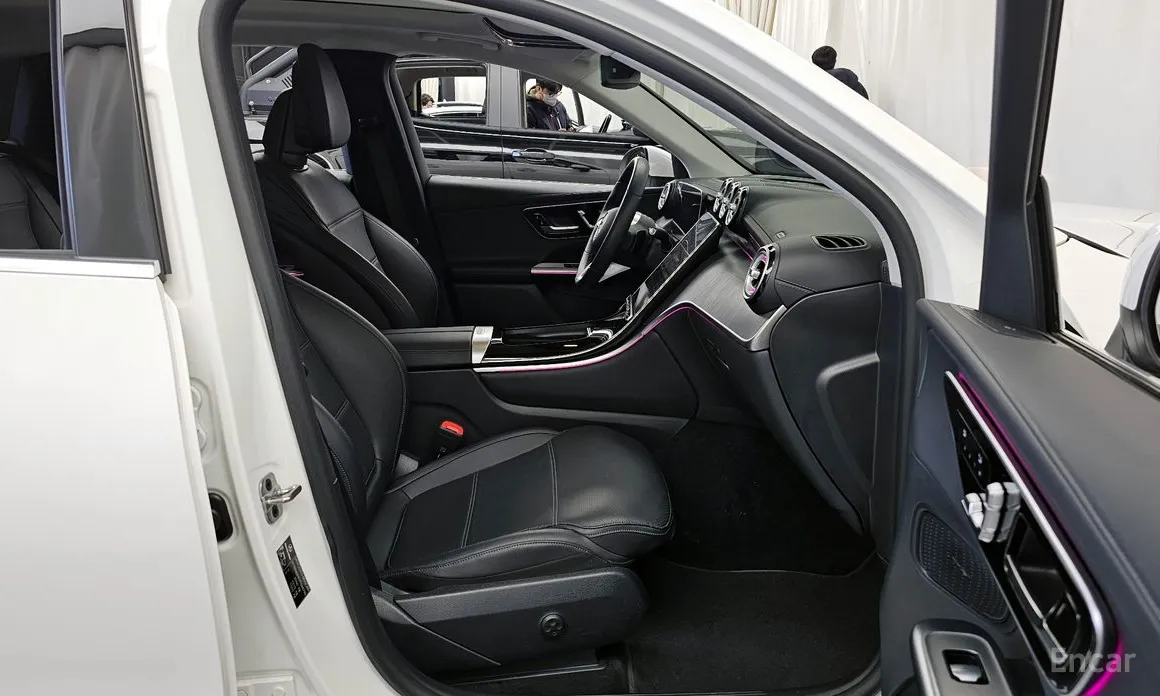 Mercedes-Benz GLC-Class 2023 GLC220 d 4MATIC