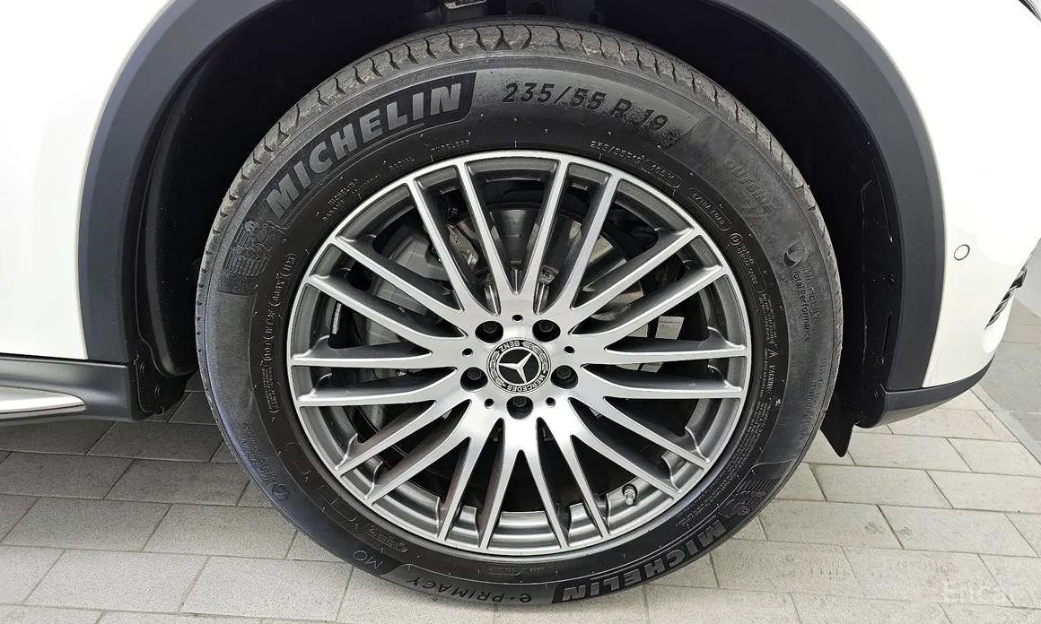 Mercedes-Benz GLC-Class 2023 GLC220 d 4MATIC