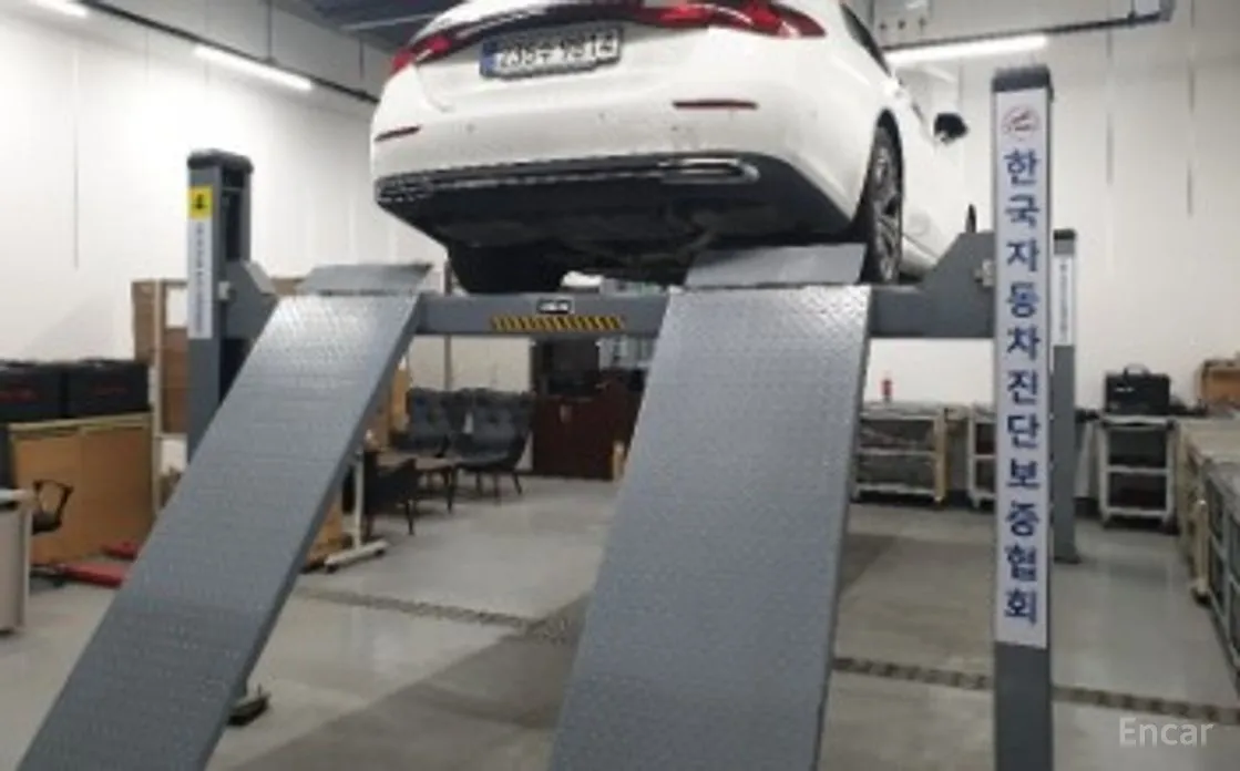 Mercedes-Benz E-Class 2024 E350e 4MATIC