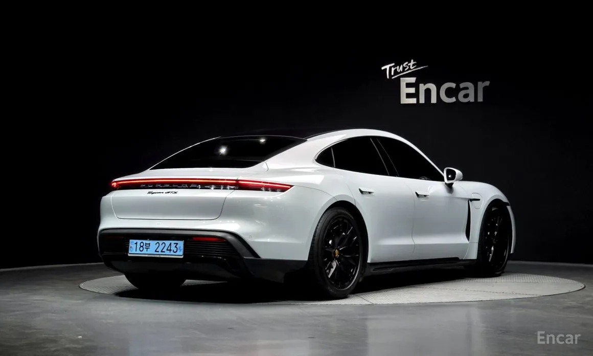 Porsche Taycan 2020 GTS