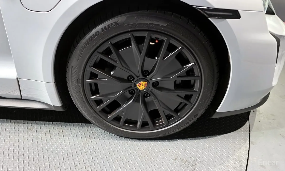 Porsche Taycan 2020 GTS