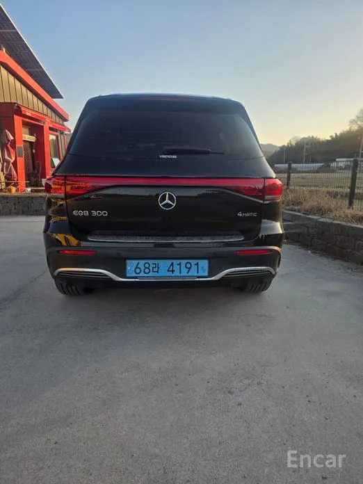 2022 Mercedes-Benz EQB