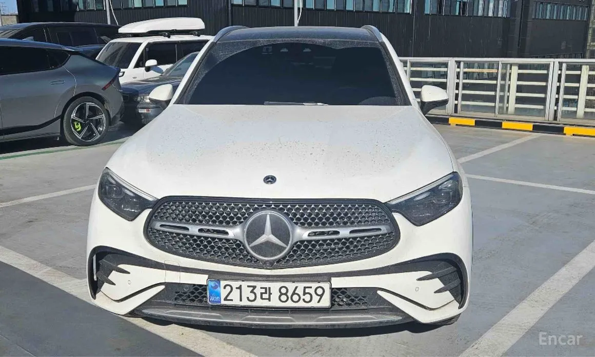 Mercedes-Benz GLC-Class 2023 GLC300 4MATIC AMG Line