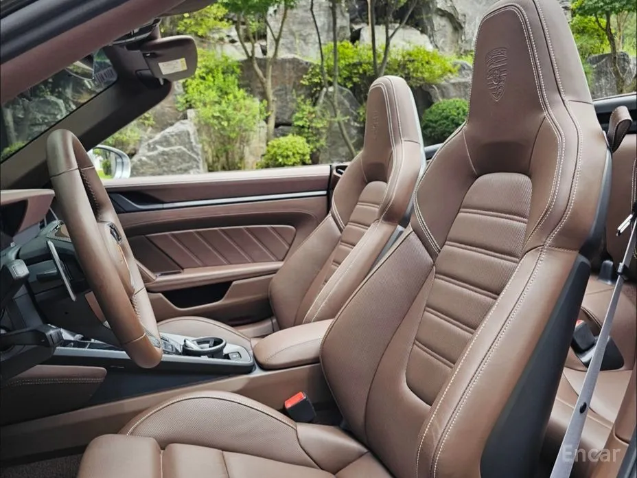 Porsche 911 2019 Carrera 4 GTS Cabriolet