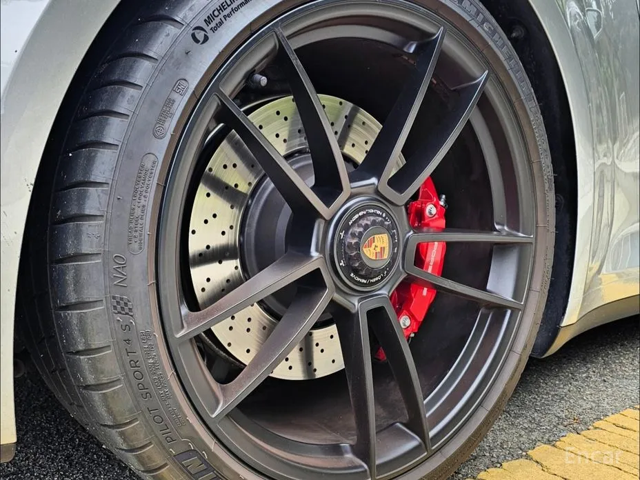 Porsche 911 2019 Carrera 4 GTS Cabriolet