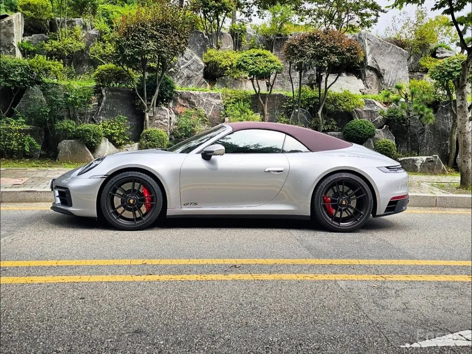 Porsche 911 2019 Carrera 4 GTS Cabriolet