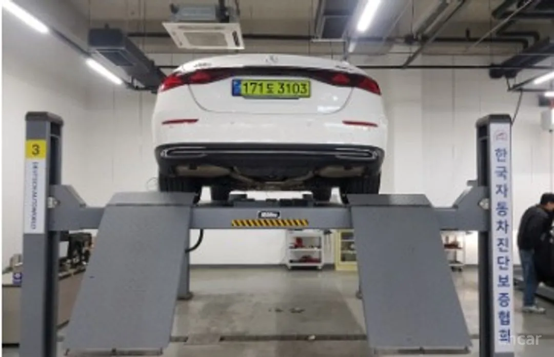 Mercedes-Benz E-Class 2024 E350e 4MATIC