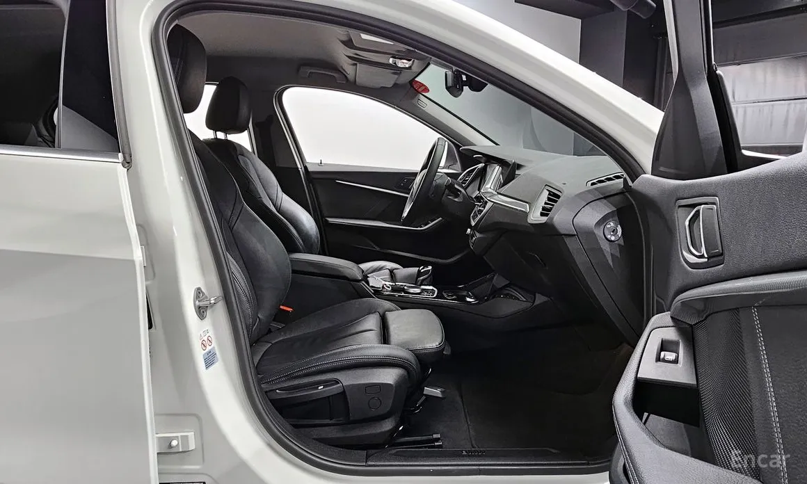 BMW 1 Series 2020 120i Advantage