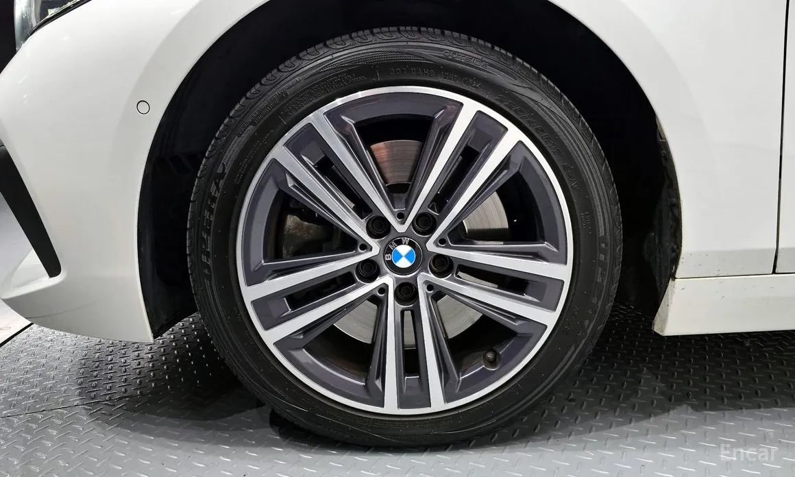 BMW 1 Series 2020 120i Advantage