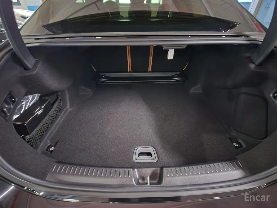 Mercedes-Benz E-Class 2024 E200 Avantgarde