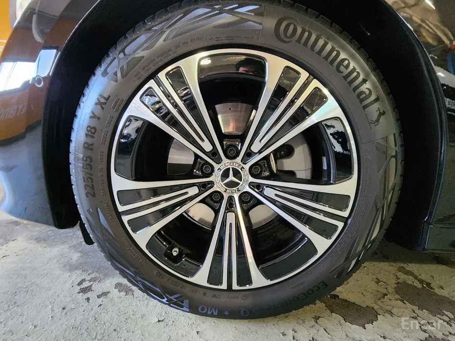 Mercedes-Benz E-Class 2024 E200 Avantgarde