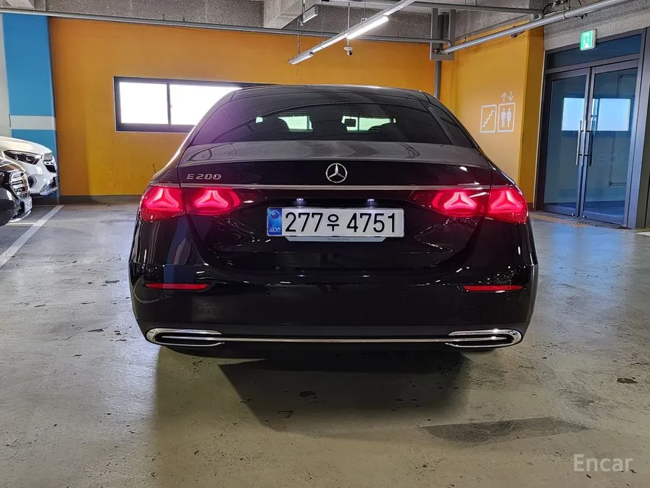 Mercedes-Benz E-Class 2024 E200 Avantgarde