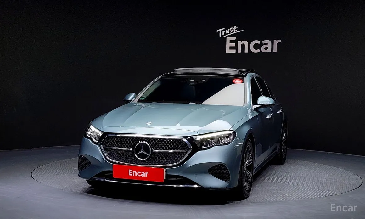Mercedes-Benz E-Class 2024 E200 Avantgarde