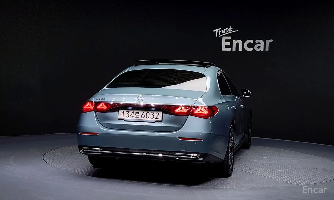 Mercedes-Benz E-Class 2024 E200 Avantgarde