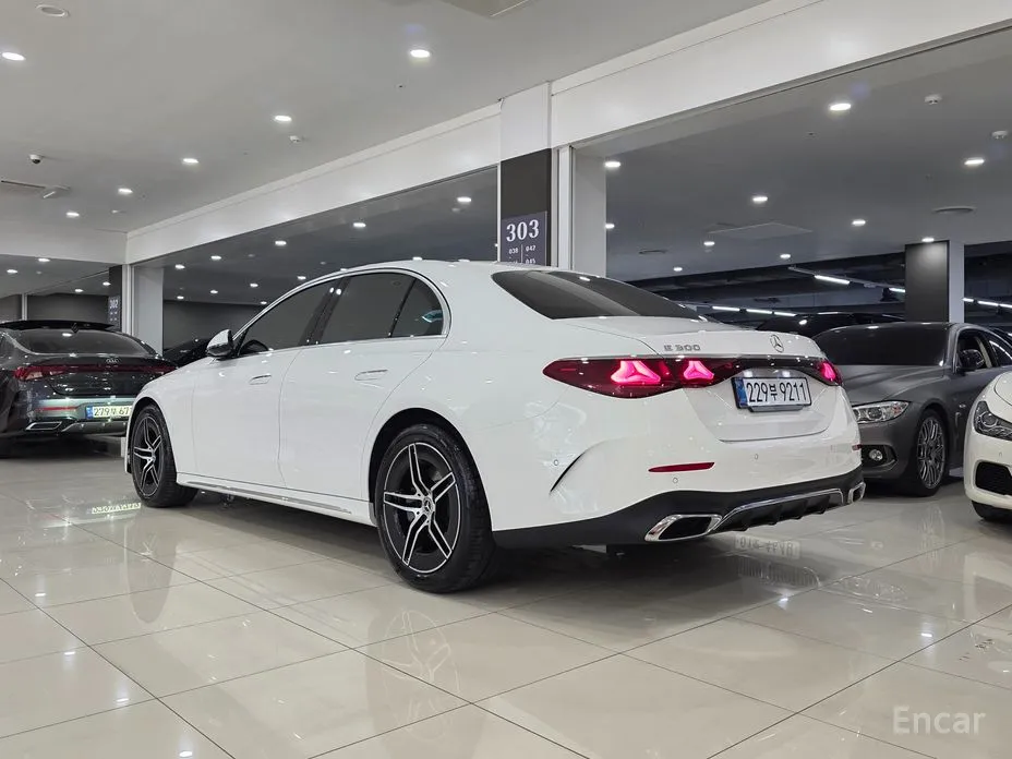 Mercedes-Benz E-Class 2024 E300 4MATIC AMG Line