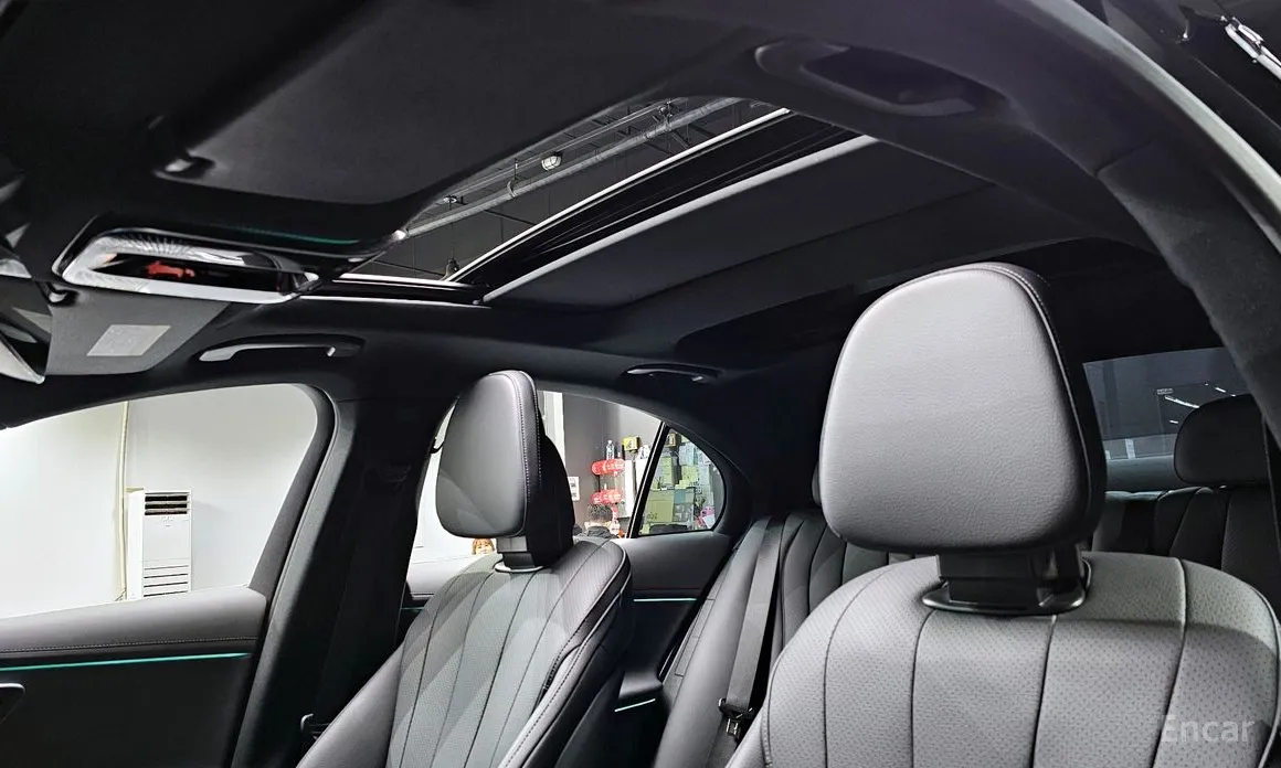 Mercedes-Benz E-Class 2024 E200 Avantgarde