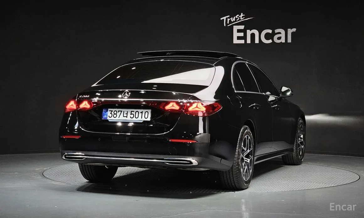 Mercedes-Benz E-Class 2024 E200 Avantgarde