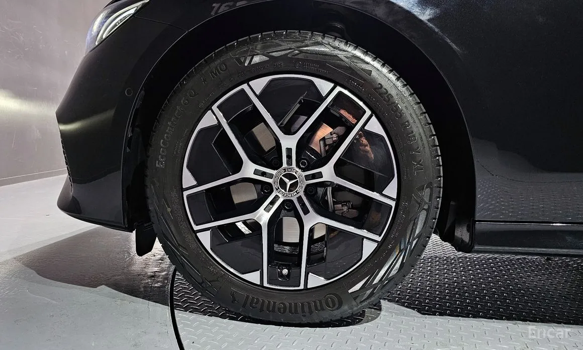 Mercedes-Benz E-Class 2024 E200 Avantgarde