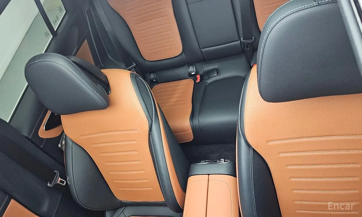 Mercedes-Benz GLC-Class 2023 GLC300 4MATIC AMG Line