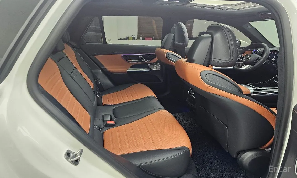 Mercedes-Benz GLC-Class 2023 GLC300 4MATIC AMG Line