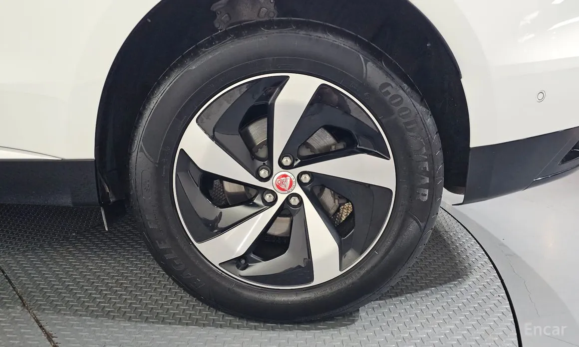 Jaguar F-Pace 2016 D200 S