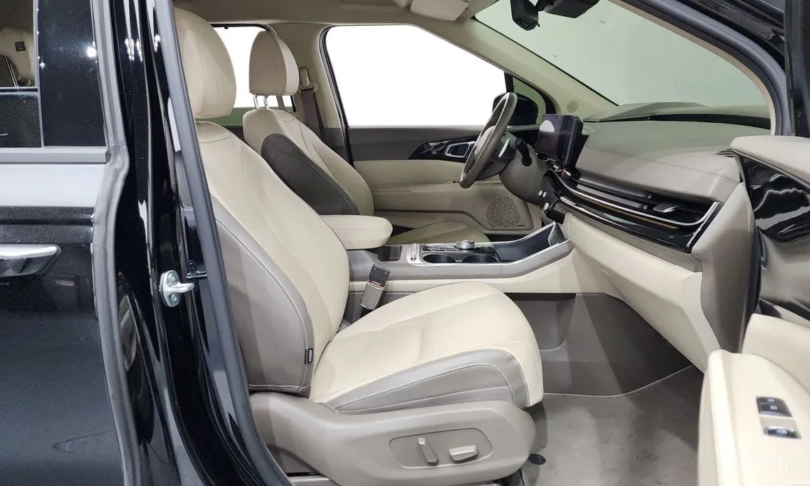Kia Carnival 2023 9-Seater Signature