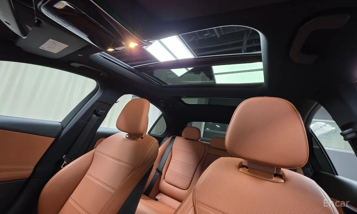 Mercedes-Benz C-Class 2022 C200 4MATIC Avantgarde