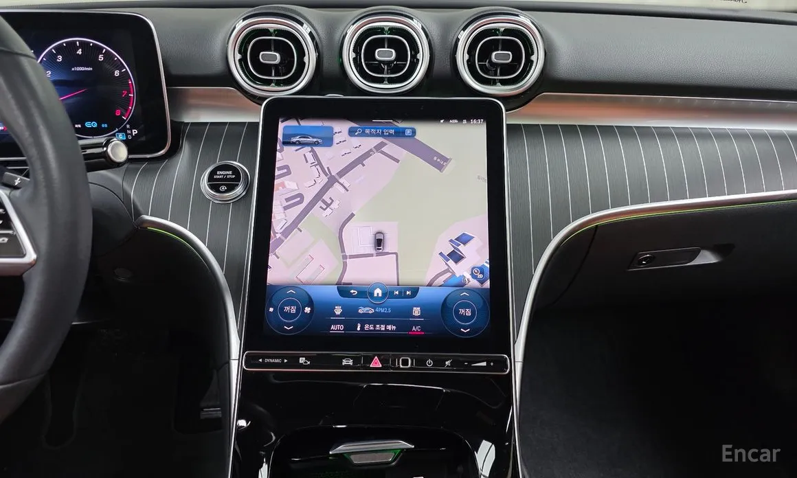 Mercedes-Benz C-Class 2022 C200 4MATIC Avantgarde