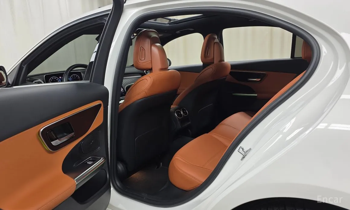 Mercedes-Benz C-Class 2022 C200 4MATIC Avantgarde