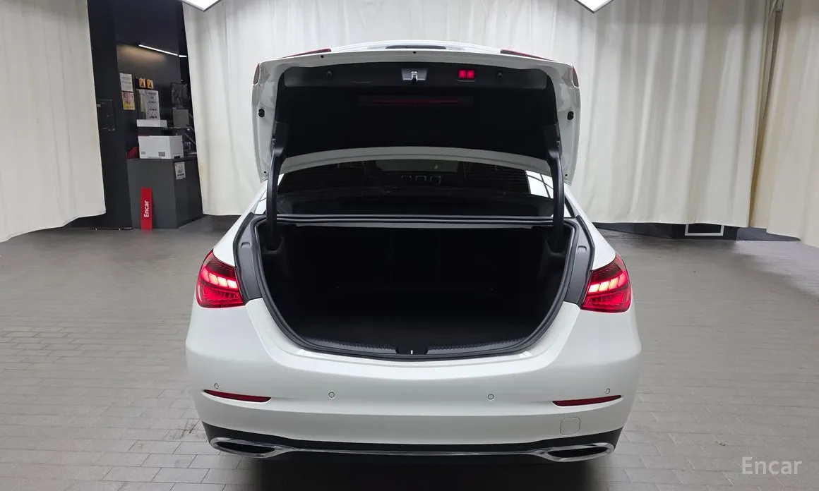 Mercedes-Benz C-Class 2022 C200 4MATIC Avantgarde