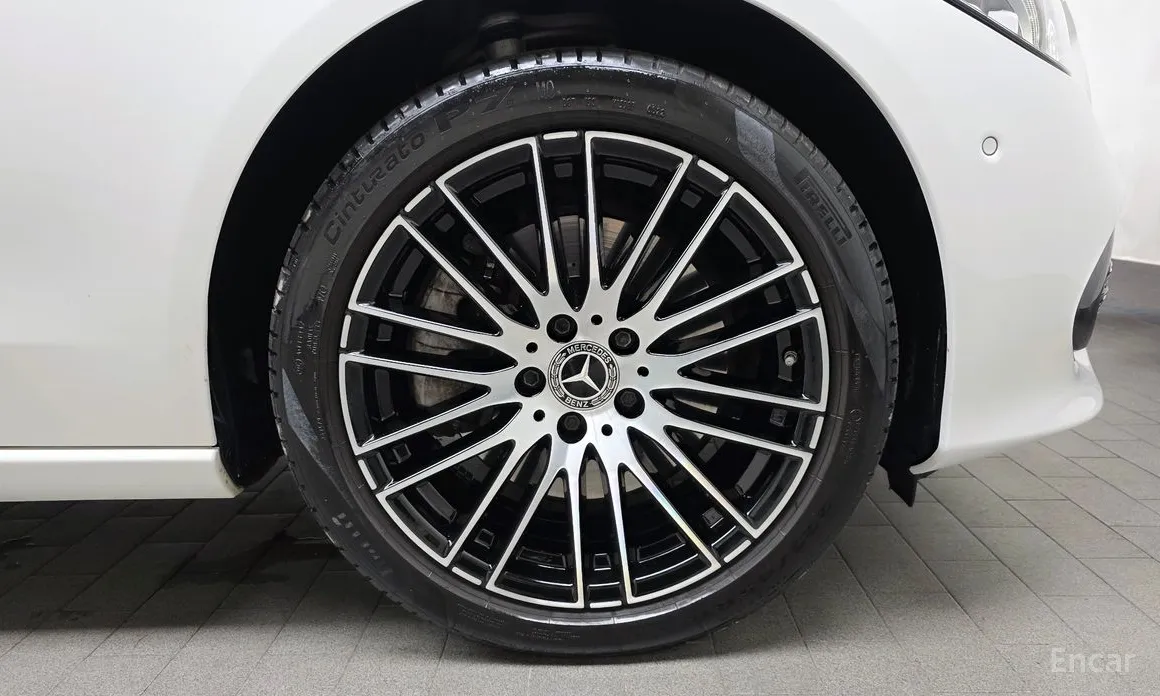 Mercedes-Benz C-Class 2022 C200 4MATIC Avantgarde
