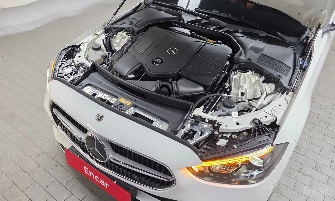 Mercedes-Benz C-Class 2022 C200 4MATIC Avantgarde