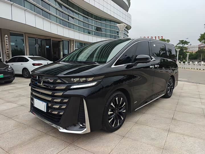 Toyota Vellfire 2024 2024款 皇冠 双擎 2.5L 至尊行政版