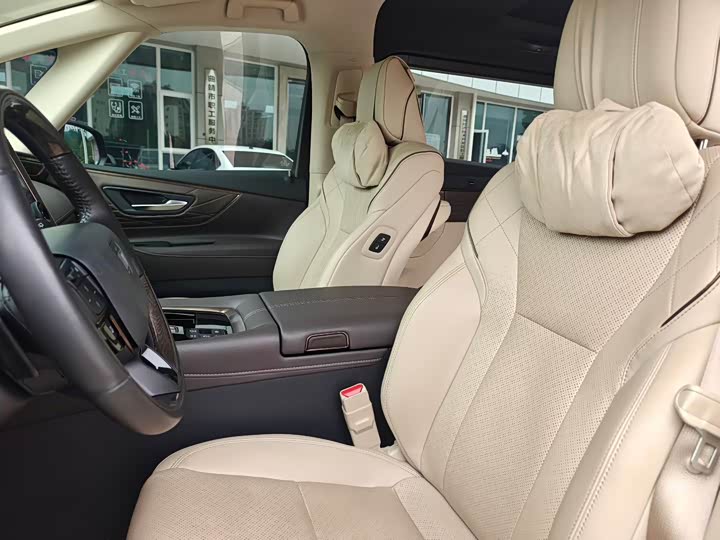 Toyota Vellfire 2024 2024款 皇冠 双擎 2.5L 至尊行政版